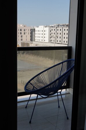 Interior - cozy 2-bedroom apartment with sea view in Al Khobar (Al Khobar)