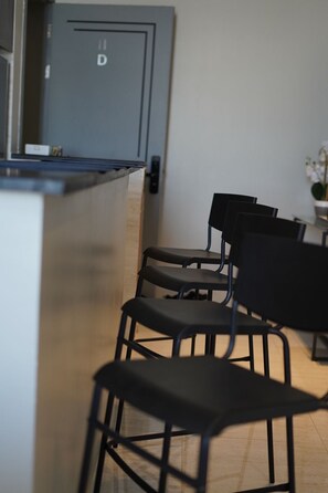 Interior - cozy 2-bedroom apartment with sea view in Al Khobar (Al Khobar)