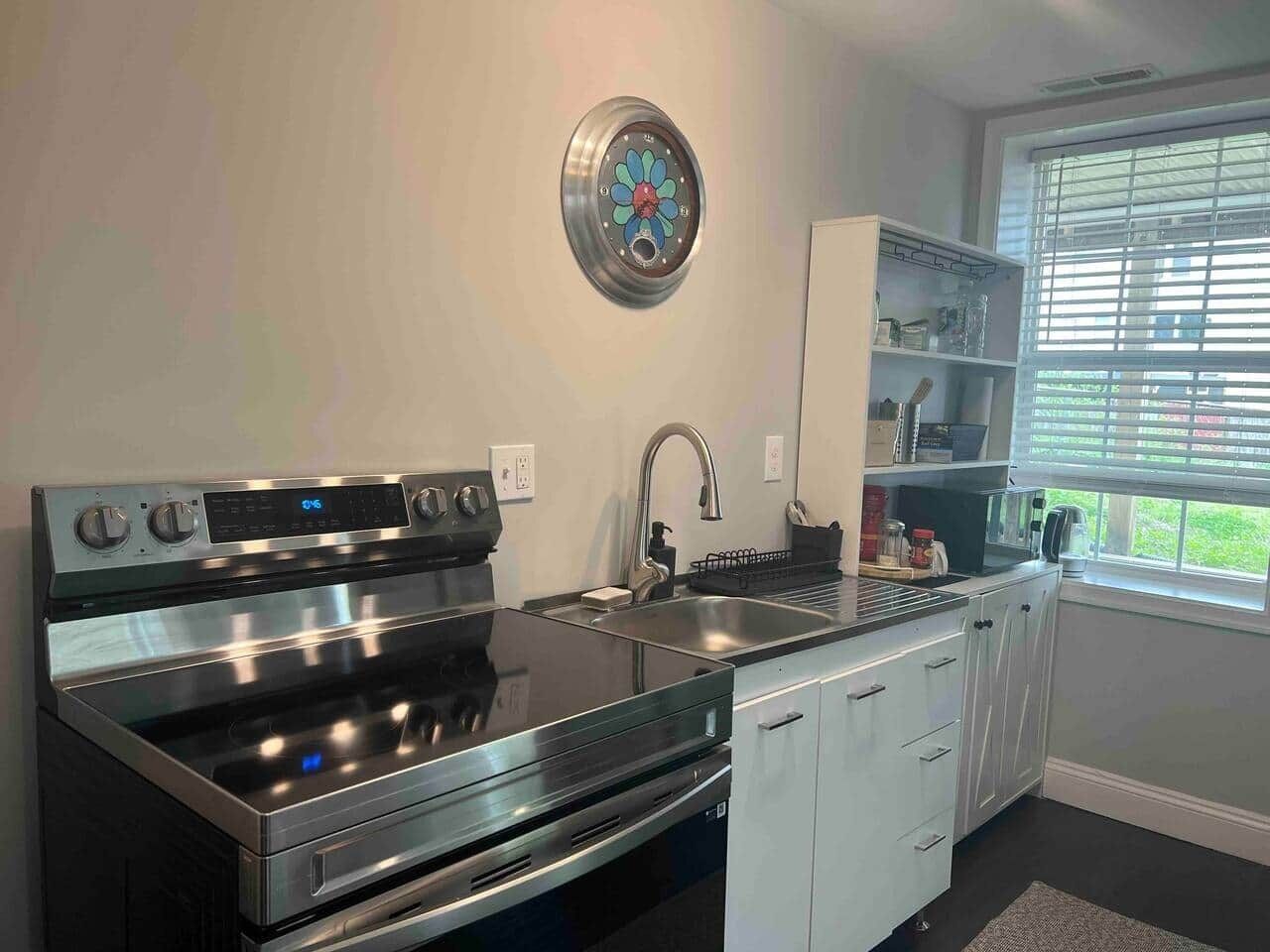 Fridge, microwave, stovetop, toaster