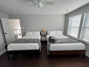 3 多间卧室、熨斗/熨衣板、WiFi、床单