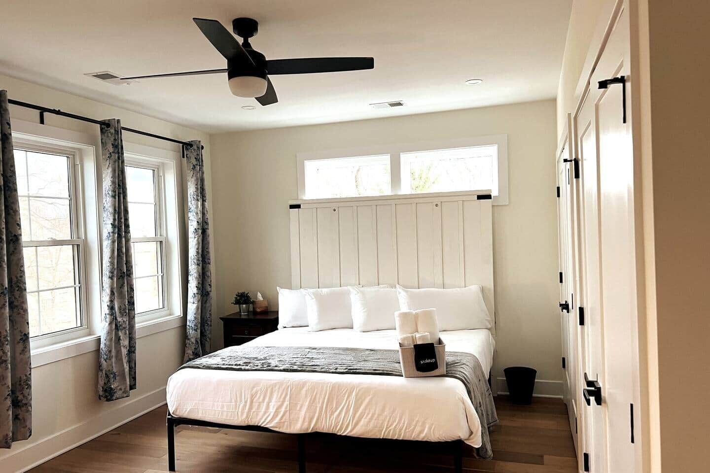 5 dormitorios, tabla de planchar con plancha, wifi y ropa de cama