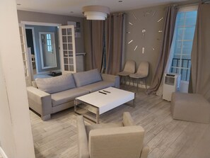 TV - Spacious and pleasant (Garges-lès-Gonesse)
