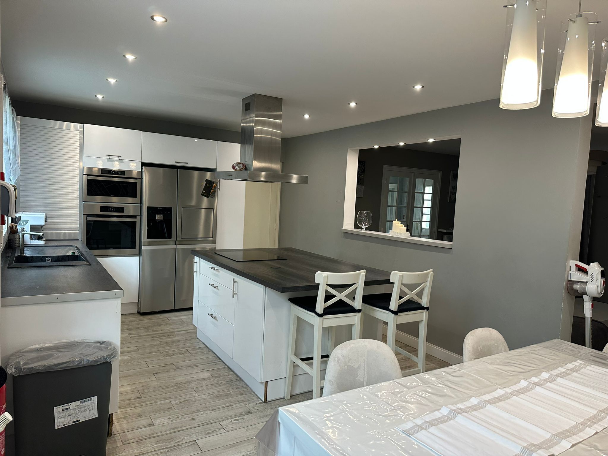 Mikroaaltouuni, uuni, liesi, astianpesukone