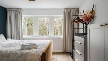 3 sovrum, strykjÀrn/strykbrÀda, wi-fi och sÀngklÀder