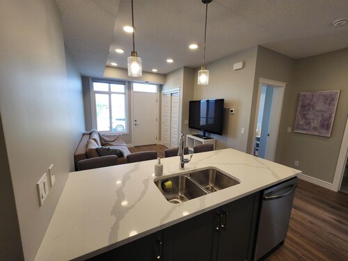 Brand New 2 Beds, 1 Bedroom, 1 Bathroom Unit!