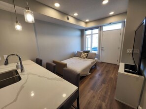 1 chambre, fer et planche à repasser, Wi-Fi, draps fournis