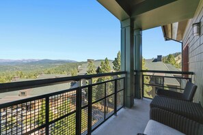 Property grounds - Three-Bedroom · 3.5 Bath · Top-Floor · Sleeps 8 (Truckee)