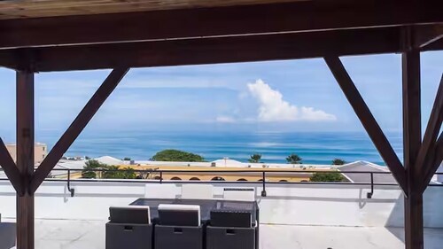 Ocean View Rooftop Luxury Old San Juan Studio