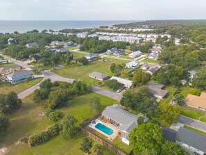 Exterior - Beautiful Home with Pool & Sauna, Close to Beaches - Sleeps 10 (Long Beach)