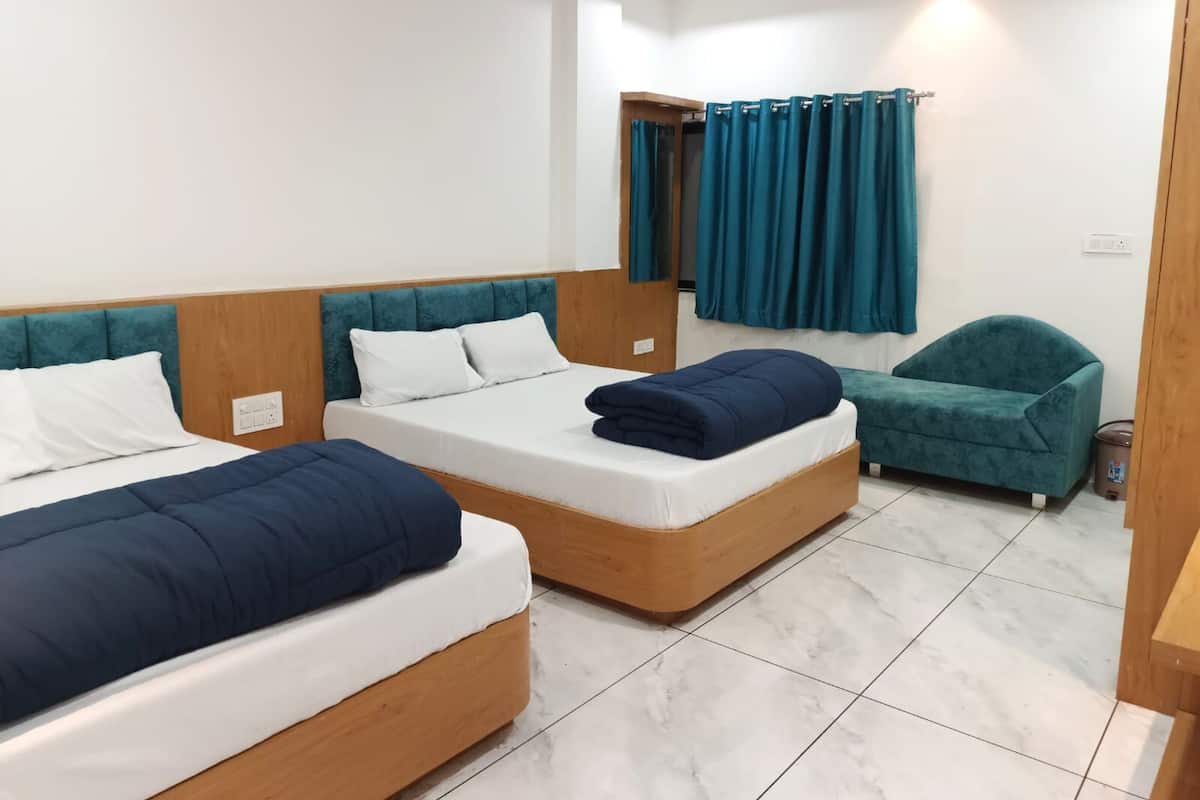 Superior Room | Desk, laptop workspace, free WiFi