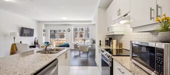 Stylish 4BR Townhouse + Game Room Near Downtown