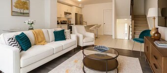 Stylish 4BR Townhouse + Game Room Near Downtown