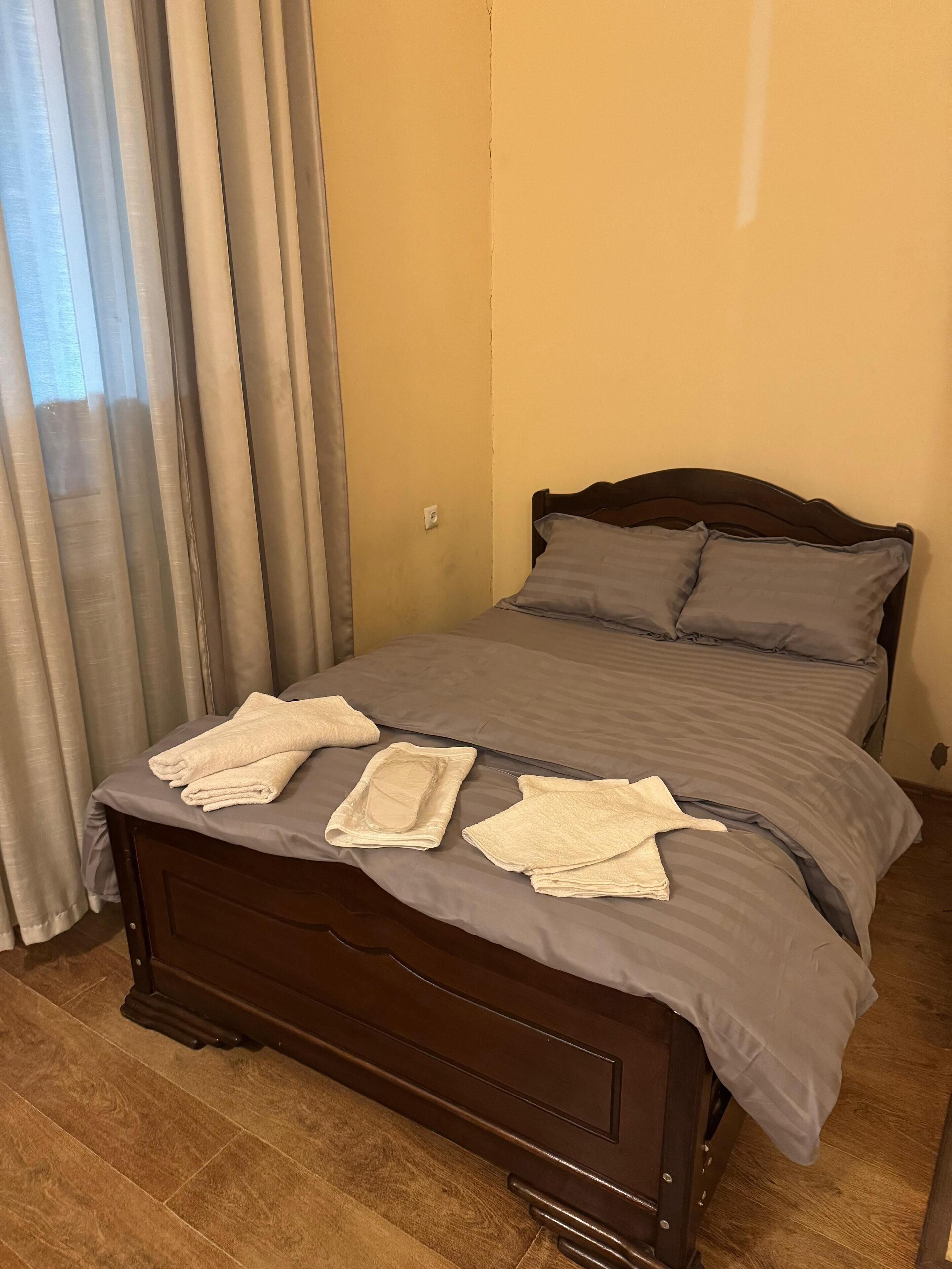 Habitació doble de luxe, vistes a la ciutat | Llençols de cotó egipci i roba de llit d'alta qualitat 