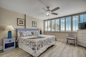3 bedrooms, iron/ironing board, free WiFi, bed sheets - ✨Oceanfront | Awesome Amenities | Great Views | Carolina Dunes 105✨ (Myrtle Beach)