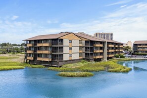 Exterior - 🌊Newly Renovated~Across from the Beach~Pool~Mariners Cove A-211🌊 (Myrtle Beach)