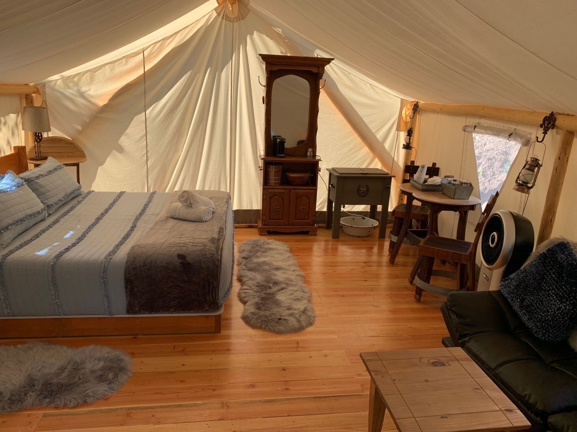 1 bedroom, internet, bed sheets