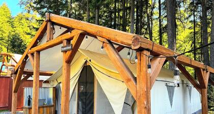 Umpqua National Forest Family Glamping Tent Homesteader - Near Crater Lake & Umpqua Hot Springs