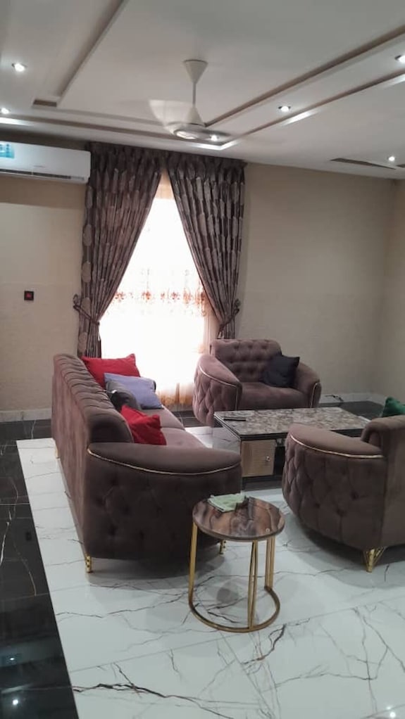 Cozy Hill Top Lodge - 15 Km From Kms International Airport & Knust - Kumasi