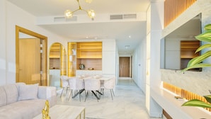 Ảnh chưa phân loại, 4 trong số 37 ảnh, nút