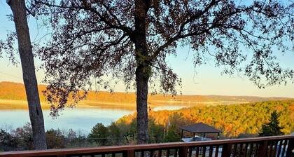 Panoramic Lake View Condo #14 w/Private Hot Tub