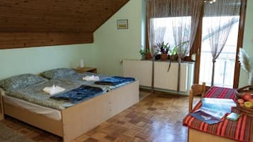 1 bedroom, iron/ironing board, internet, bed sheets