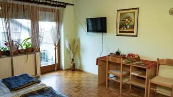 1 chambre, fer et planche Ă repasser, accĂšs Internet, draps fournis