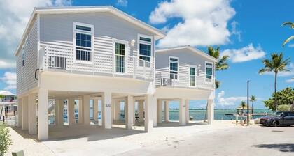 Open water views! Golf cart included! Beautiful 2 bedroom house in Venture Out