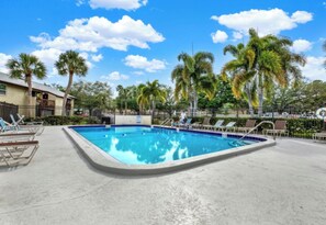 Outdoor pool, a heated pool - Condo in gorgeous Clearwater with community heated pool, mints to the beach. (Clearwater)