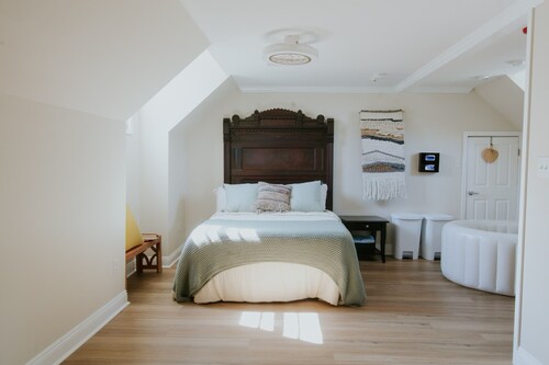 Cozy loft in Olde Town Slidell