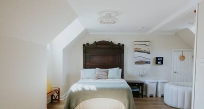 Cozy loft in Olde Town Slidell