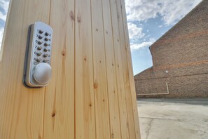 Miscellaneous - NEW stunning, cosy, city home with driveway for two cars and EV charging. (Portsmouth)