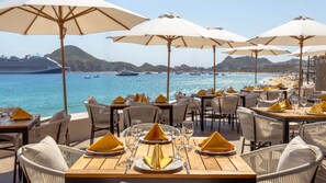 ت�ناول الطعام بالخارج