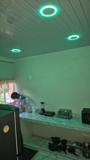 Private kitchen - 3 bedroom house -Casa de Morrison (Plymouth)