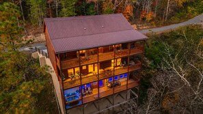 Exterior - Amazing Luxury NEW 8bdrm Cabin-Pool-Arcades-Gazebo (Sevierville)