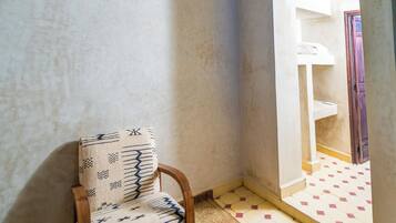 Luxury Double Room | Bathroom | Shower, towels, soap, shampoo