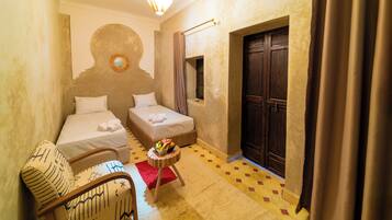 Classic Twin Room | Free WiFi