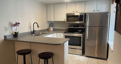 1BD King Condo – Walking Distance to PCMR on Park Ave