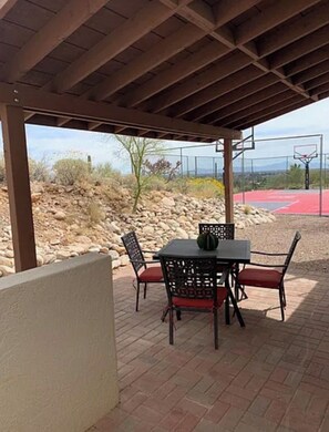 Outdoor dining - Cozy Casita - BEST LOCATION in TUCSON (Tucson)