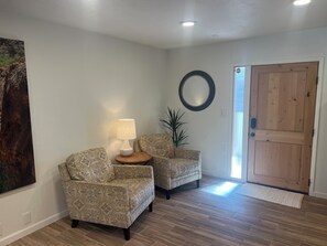 Interior - Cozy Casita - BEST LOCATION in TUCSON (Tucson)