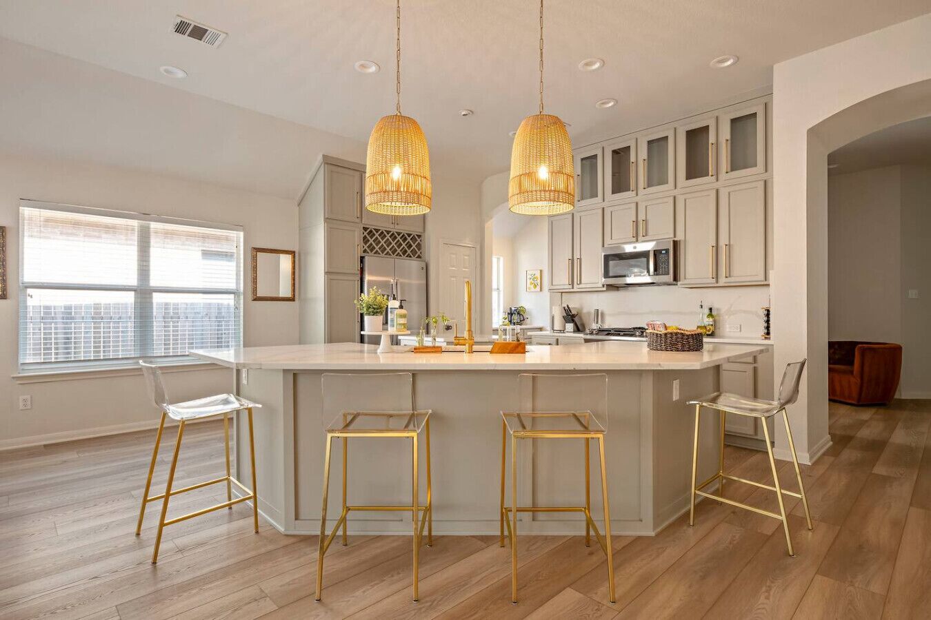 冰箱、微波炉、烤箱、炉灶