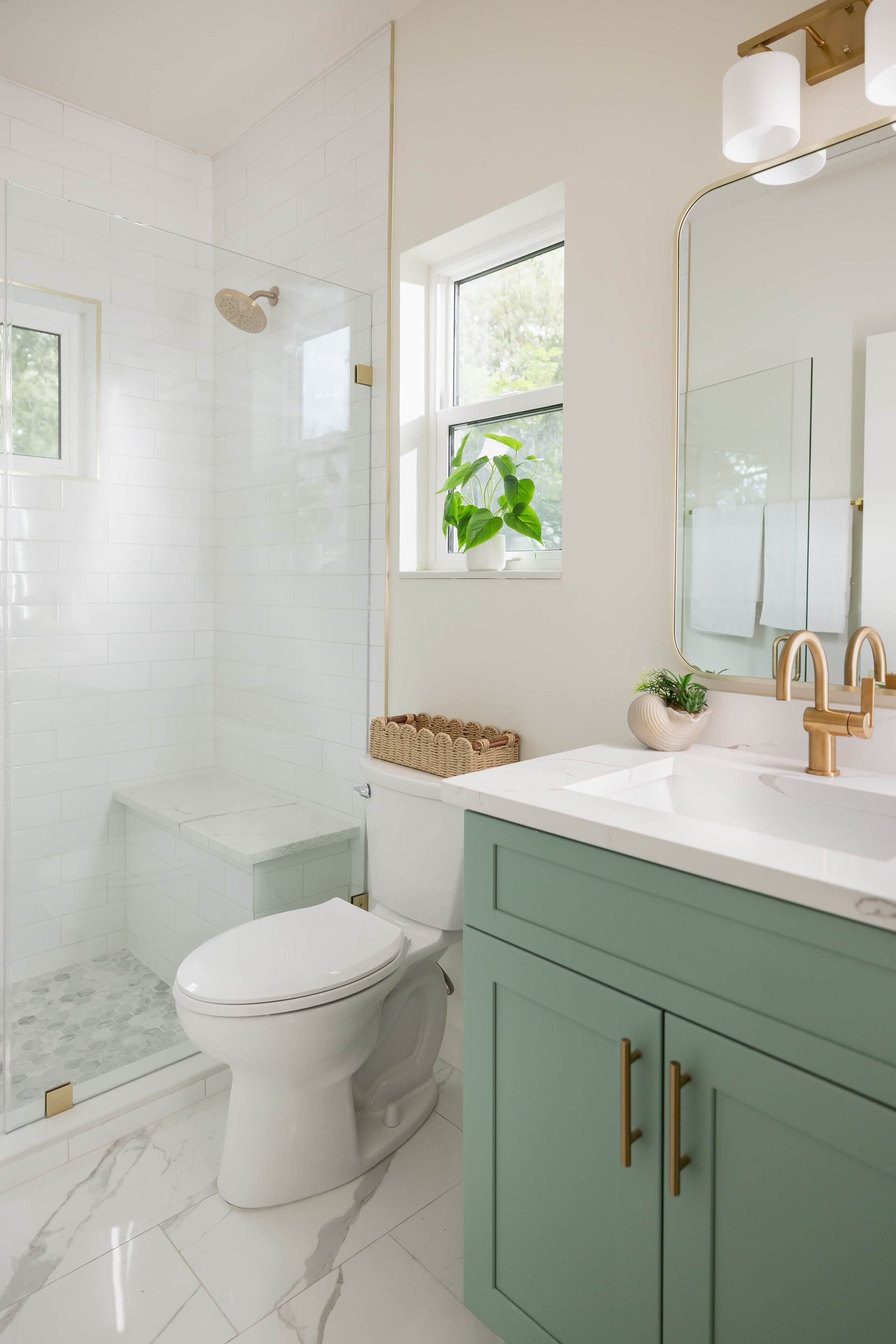 Bruser, hårtørrer, håndklæder