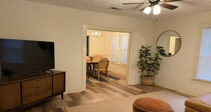 Little Green Cottage in Henderson