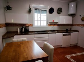 Luxury Chalet, Private Pool | Private kitchen - Chalet de Lujo con Piscina Privada  (Valencina de la Concepcion)