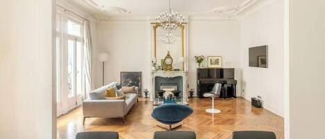 تلفزيون، كُتُب