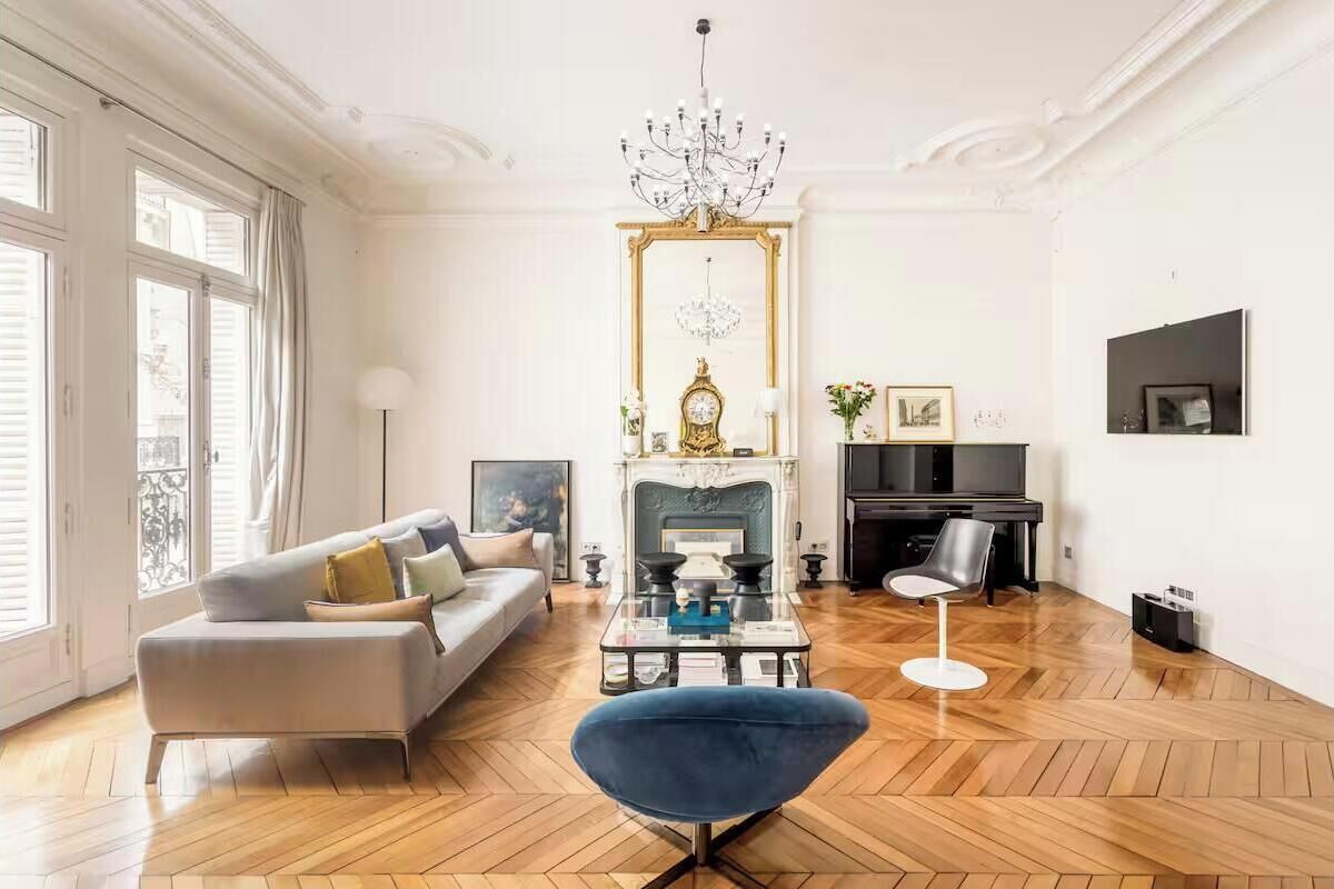 Experience Parisian Elegance At Its Finest- Saint-germain- Rue De Varenne-170sqm - Bagneux