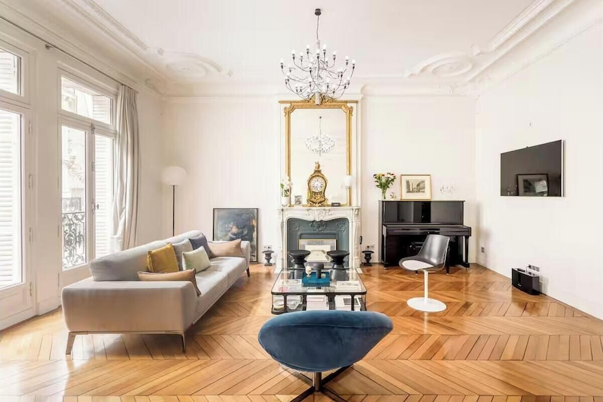 Experience Parisian Elegance At Its Finest- Saint-germain- Rue De Varenne-170sqm - Bagneux