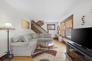 تلفزيون ذكي، مدفأة، تنس طاولة