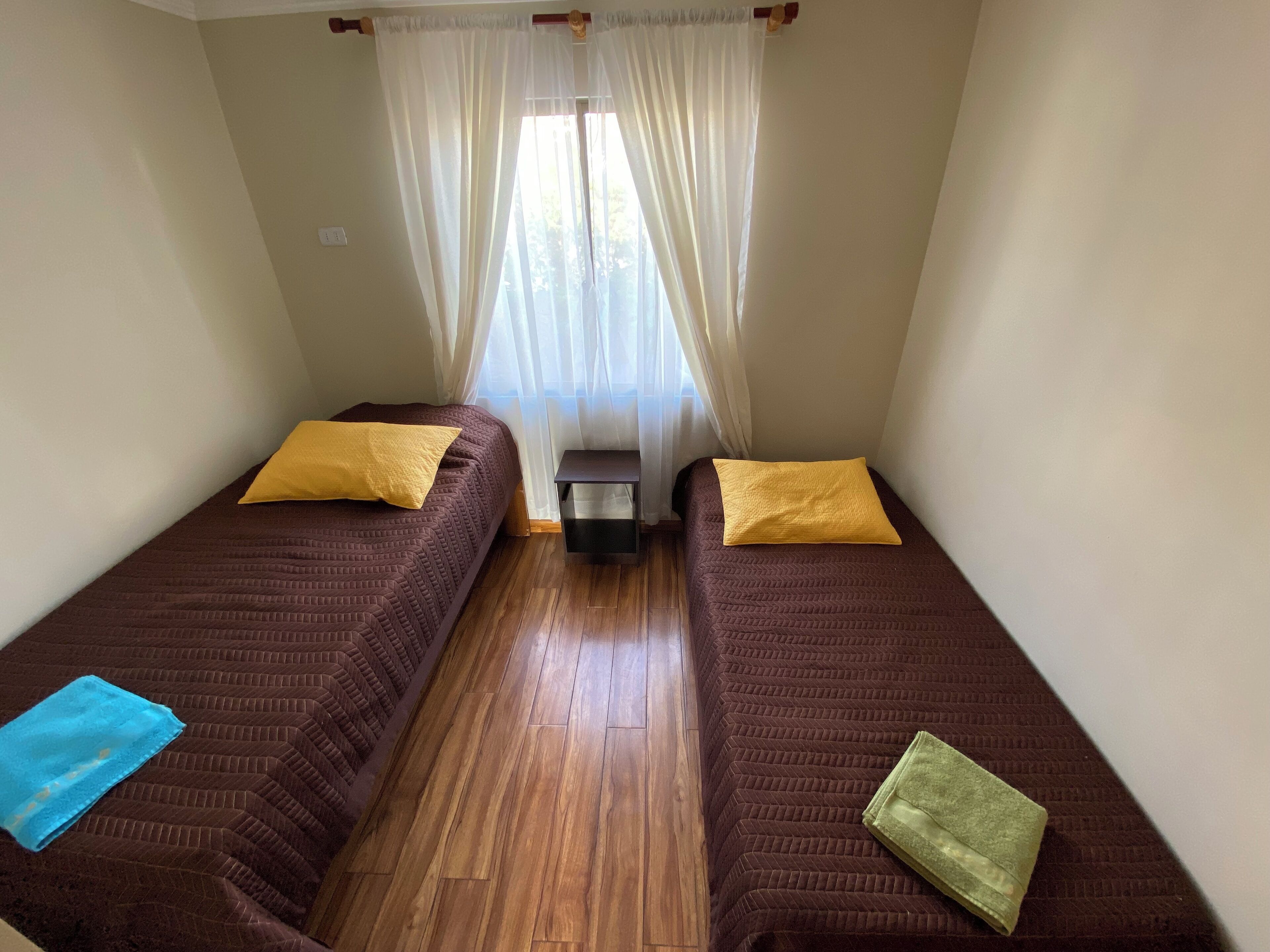 2 bedrooms, iron/ironing board, internet, bed sheets