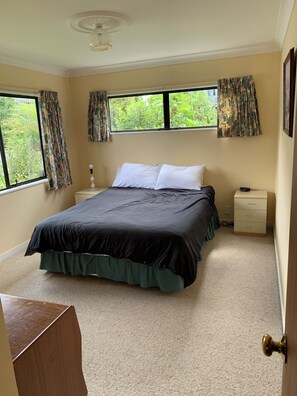 5 Schlafzimmer, Bügeleisen/Bügelbrett, kostenloses WLAN