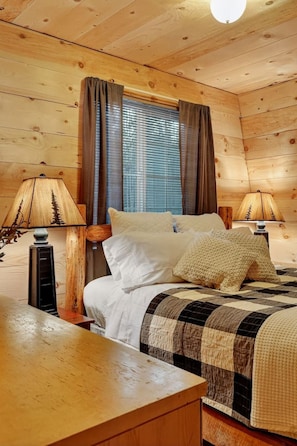 2 bedrooms, desk, iron/ironing board, travel crib